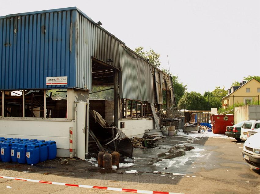 Feuer Halle Siegburg Gewerbegebiet Zange P253.JPG